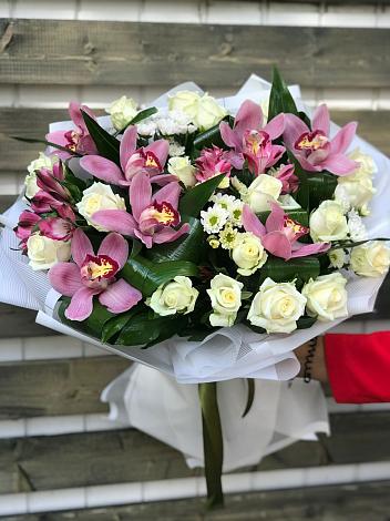 Букет цветов из: Розы и Хризантемы в Новоивановское