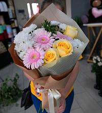 Букет цветов из:  Герберы, Розы и Хризантемы в Новоивановское